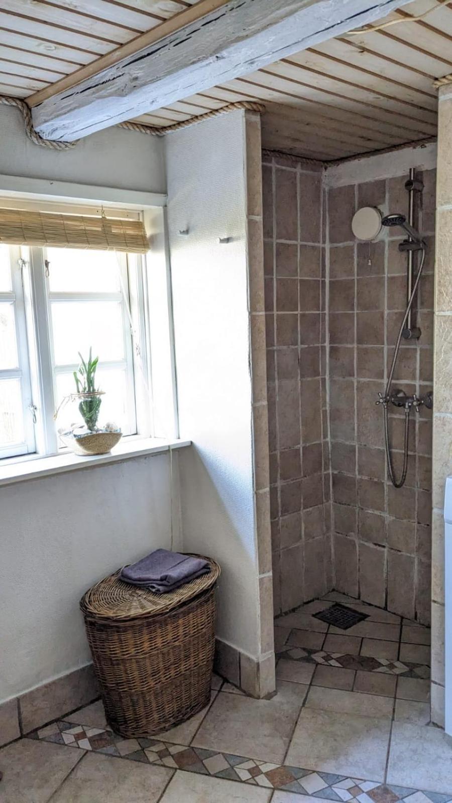 Gemuetliches Reetdachhaus Mit Kaminofen Hostel Ribe Exterior foto